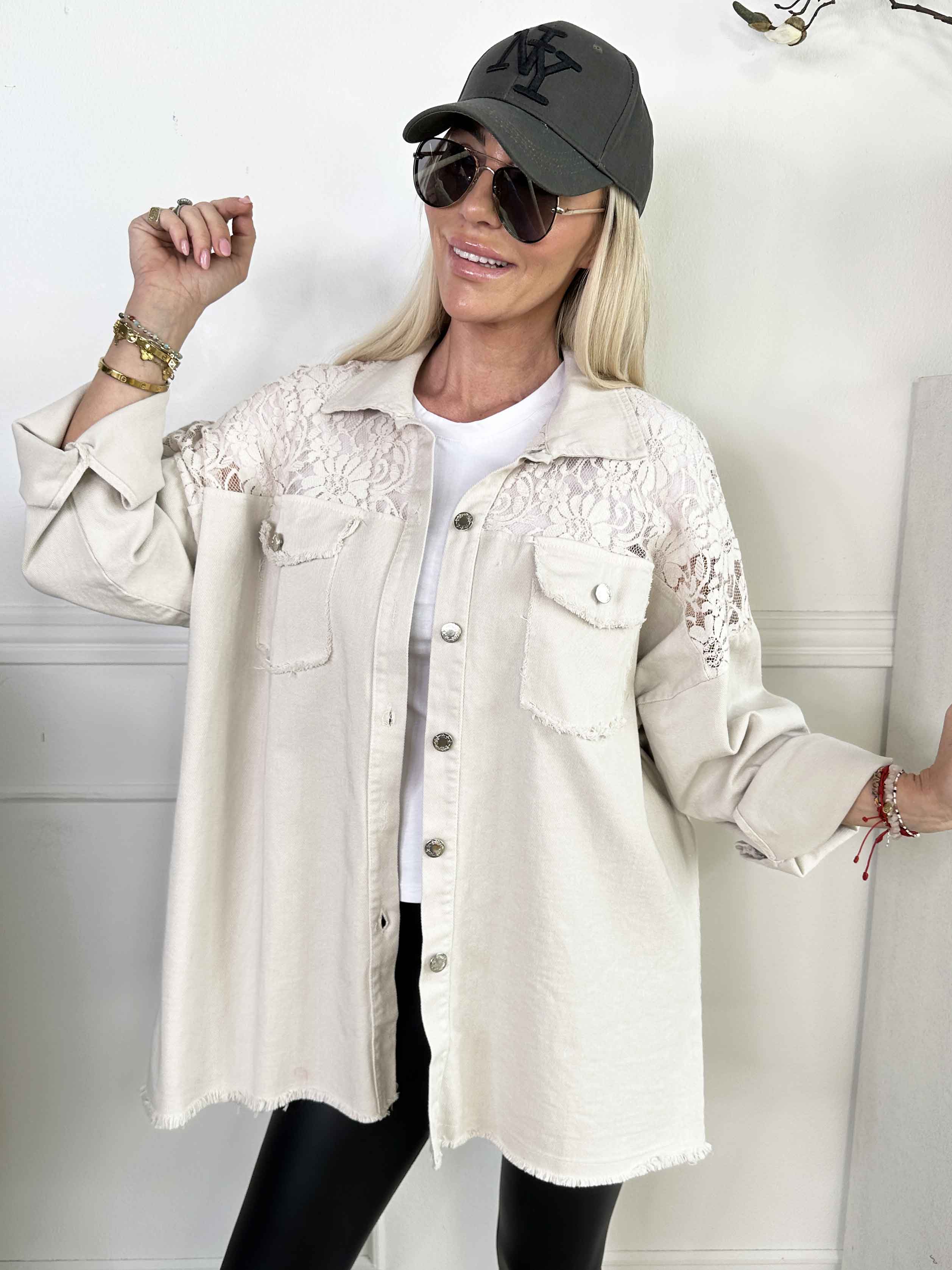 Scarlett - Denimjakke med blonde på skuldrene